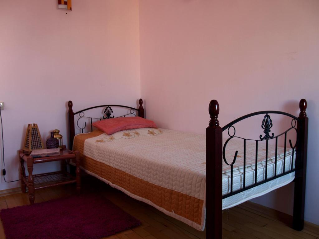 Three Jugs B&B Jrvezh Rum bild
