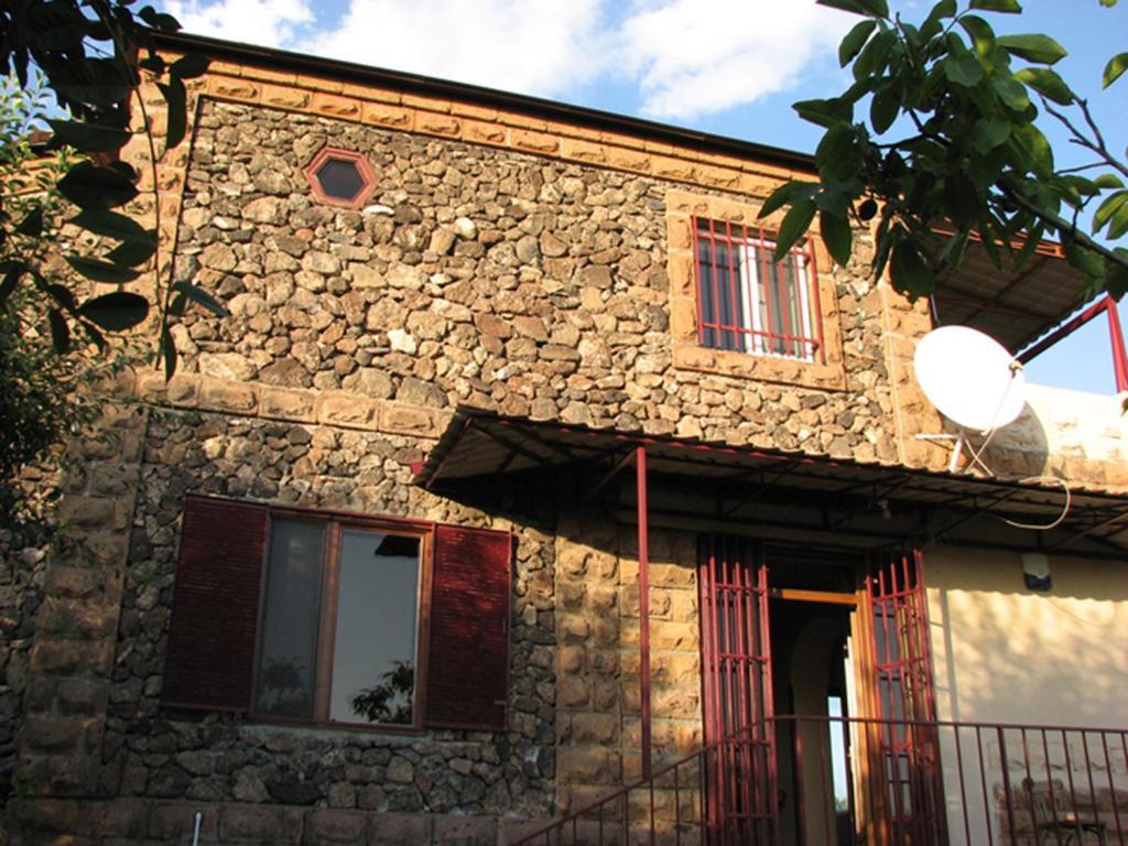 Three Jugs B&B Jrvezh Exteriör bild